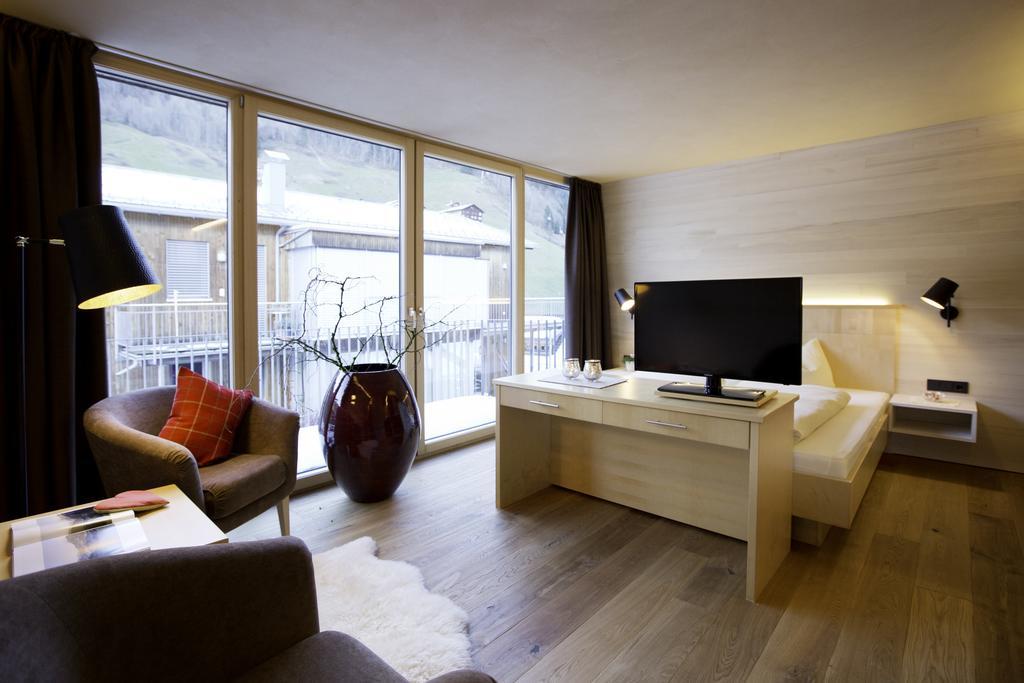 N Apartments Hotel Schoppernau Chambre photo